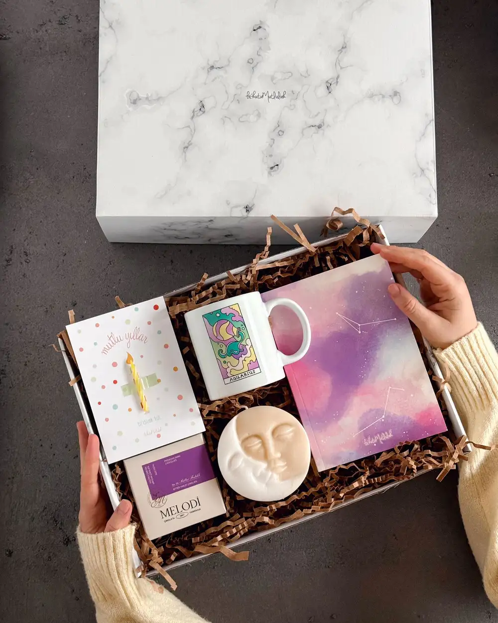 Kova Burcu Kadınına Hediye Kutu Seti