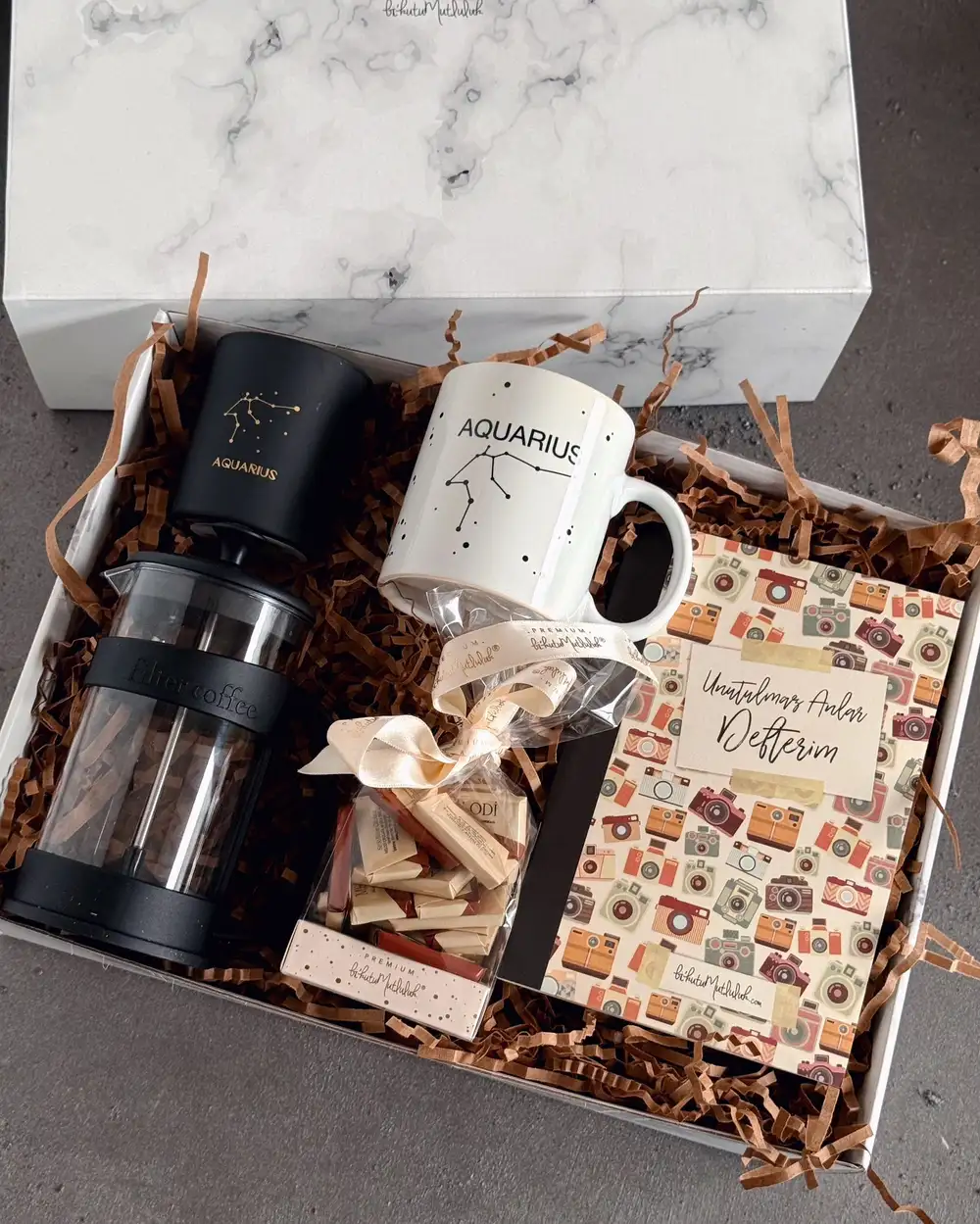 Mutlu Anılar Biriktir Kova Burcu Hediye Kutu Seti