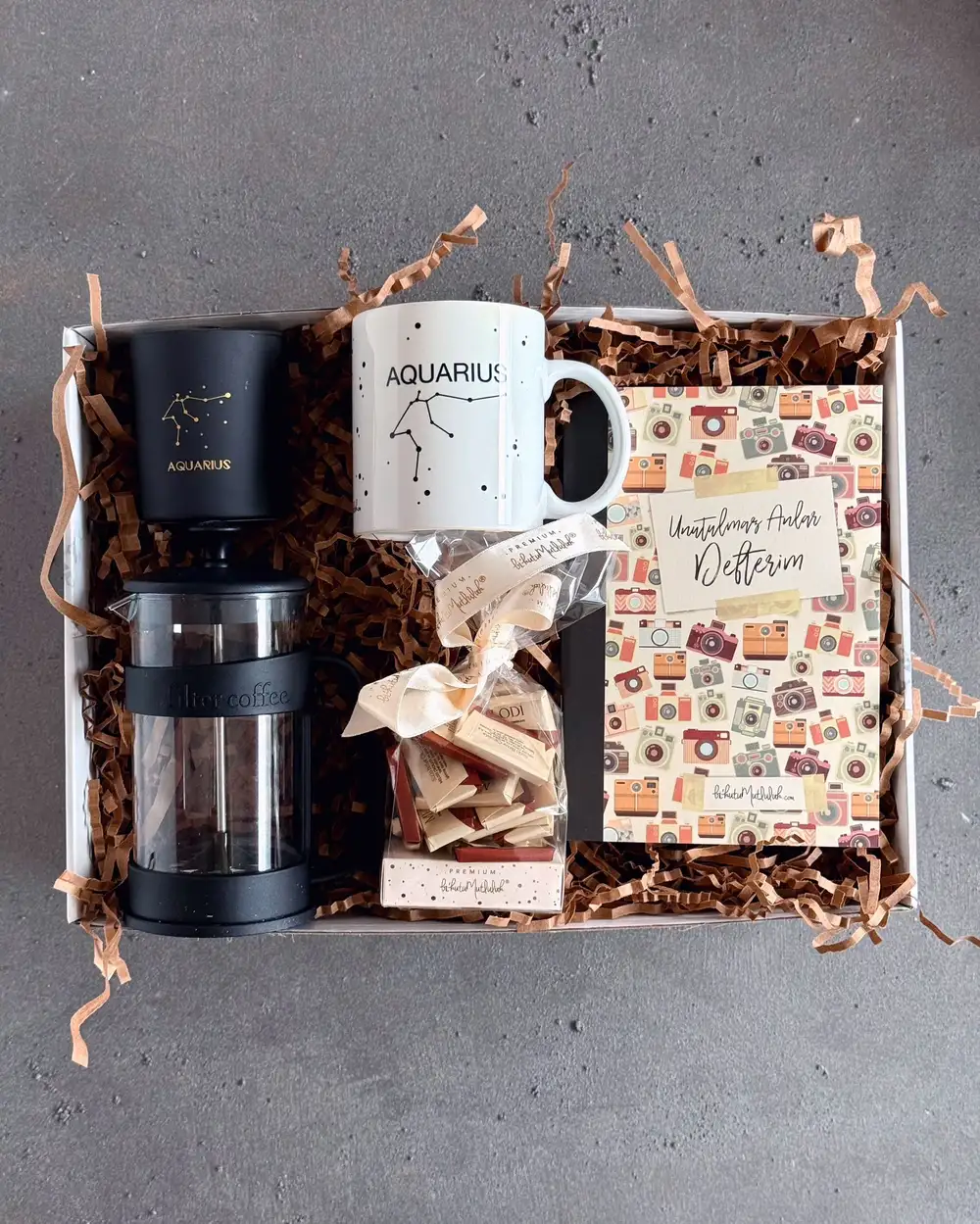 Mutlu Anılar Biriktir Kova Burcu Hediye Kutu Seti