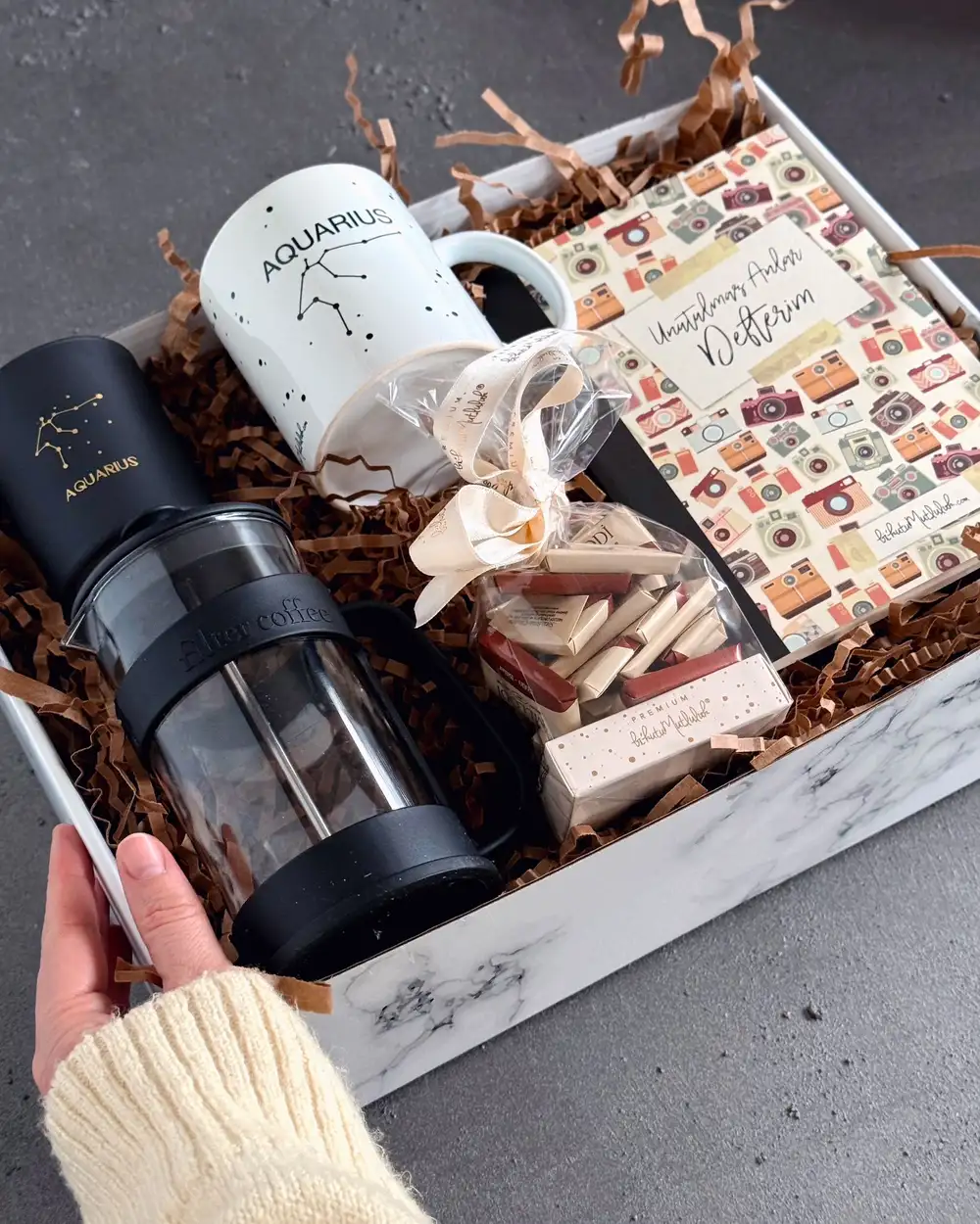 Mutlu Anılar Biriktir Kova Burcu Hediye Kutu Seti