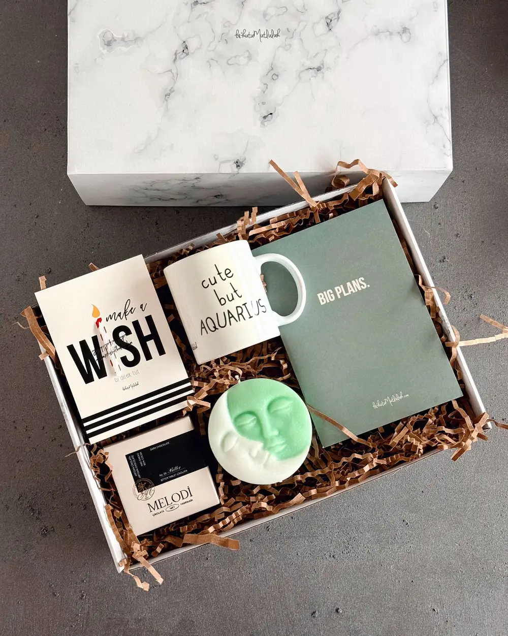 Bir Dilek Tut Kova Burcu Doğum Günü Hediye Kutu Seti