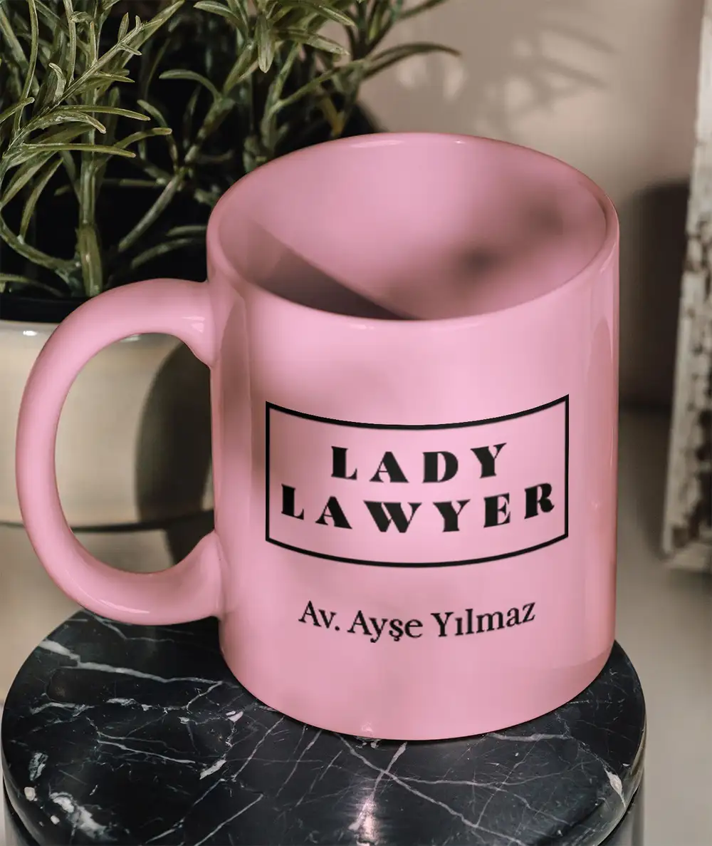 Avukat Hediyeleri - Lady Lawyer Kişiye Özel İsim Yazılı Avukat Hediye Pembe Kupa Bardak