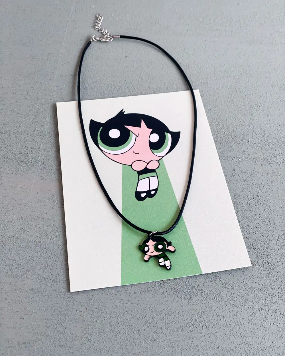 Powerpuff Girls Yeşil Buttercup Mineli Kolye & Buttercup Motto Kartı