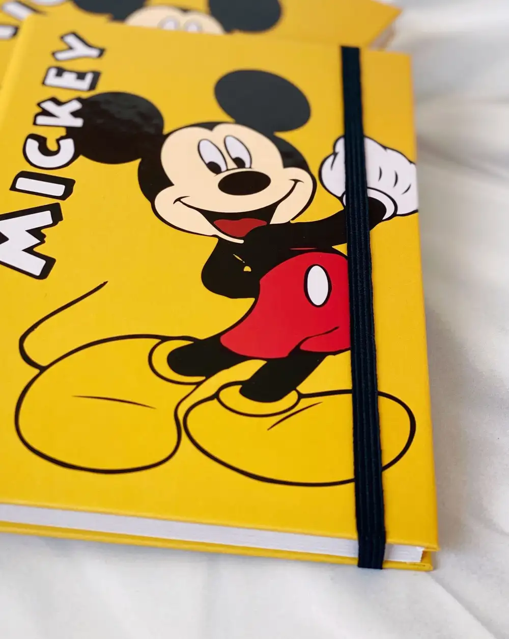 Mickey Mouse Temalı Sarı Sert Kapaklı Çizgisiz Defter