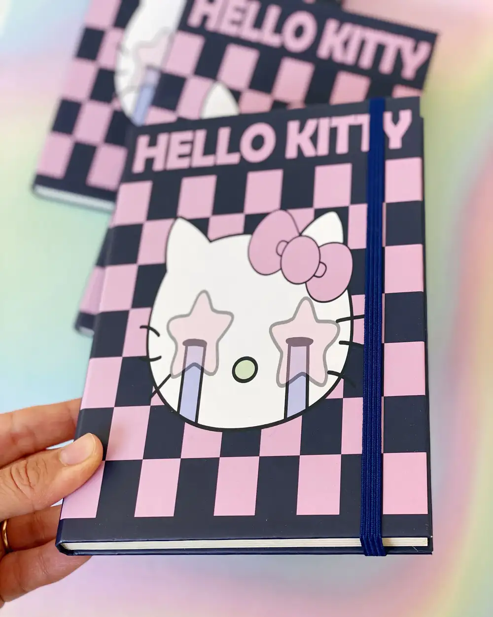 Hello Kitty Temalı Siyah Pembe Dama Desenli Sert Kapaklı Çizgisiz Defter