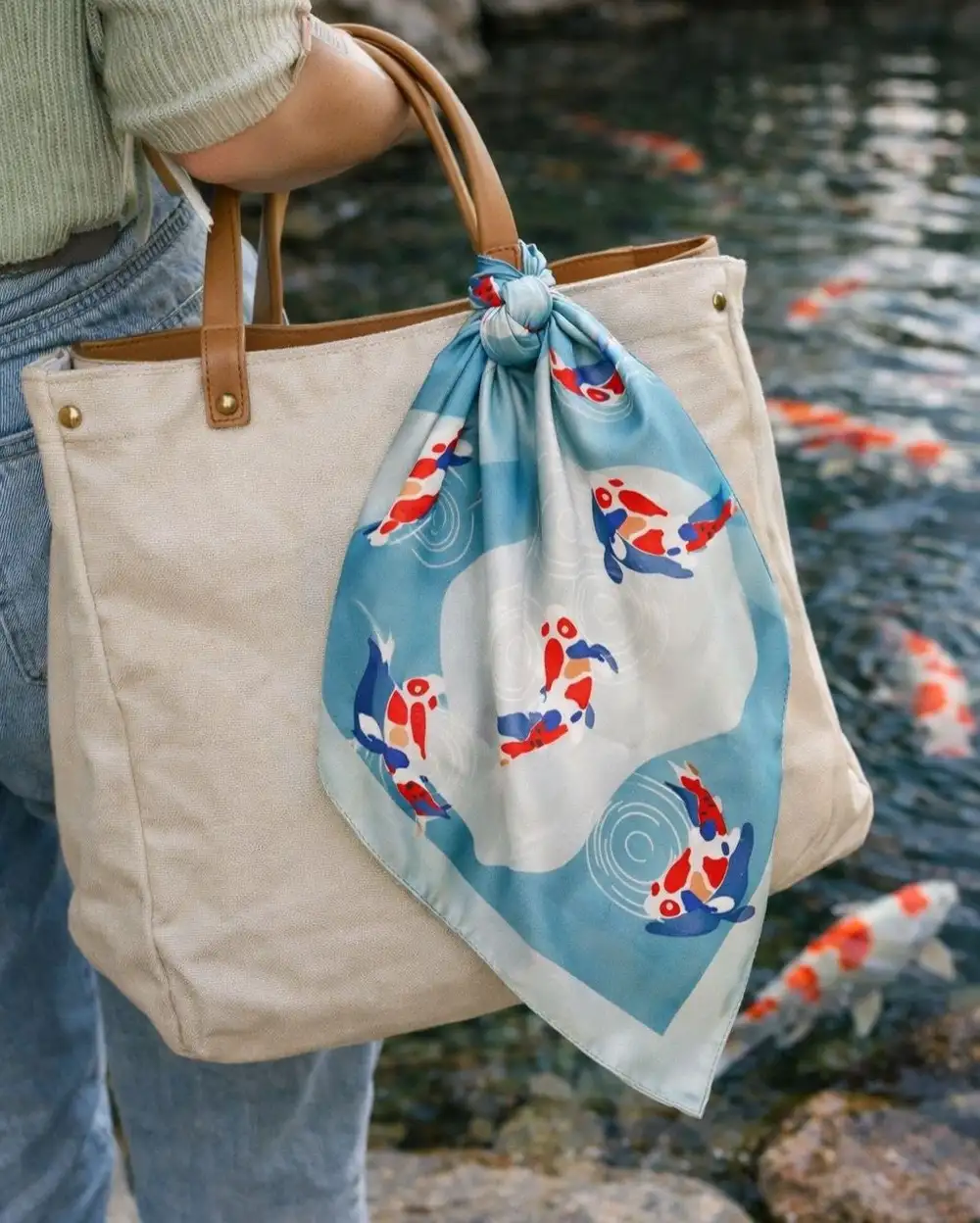 Şanslı Koi Balıkları Saten Fular