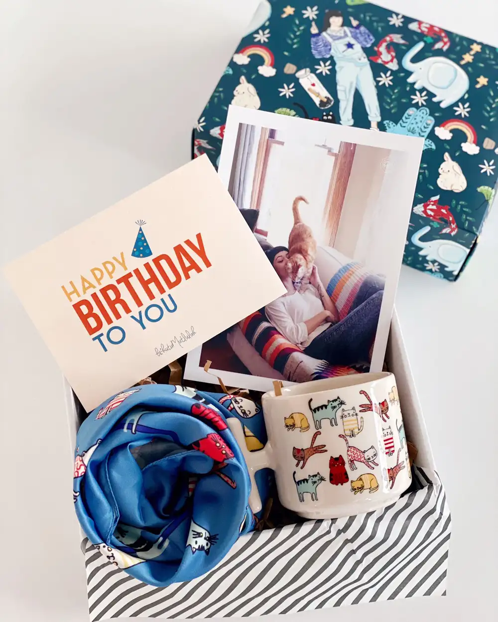 Kedisever Kadına Fotoğraflı Doğum Günü Hediye Kutusu Seti