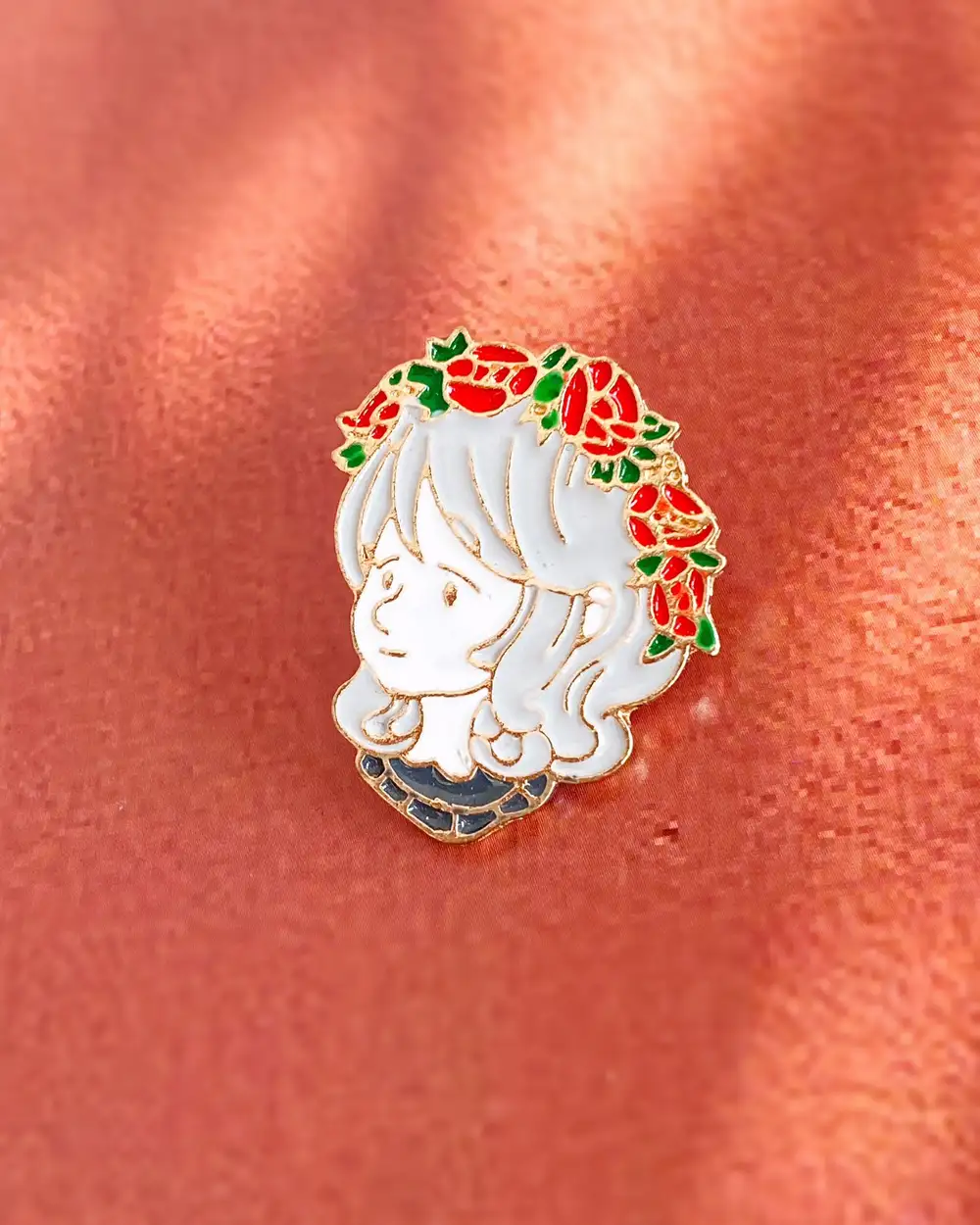 Lady Rose Garland Güllü Anime Kızı Pin Rozet