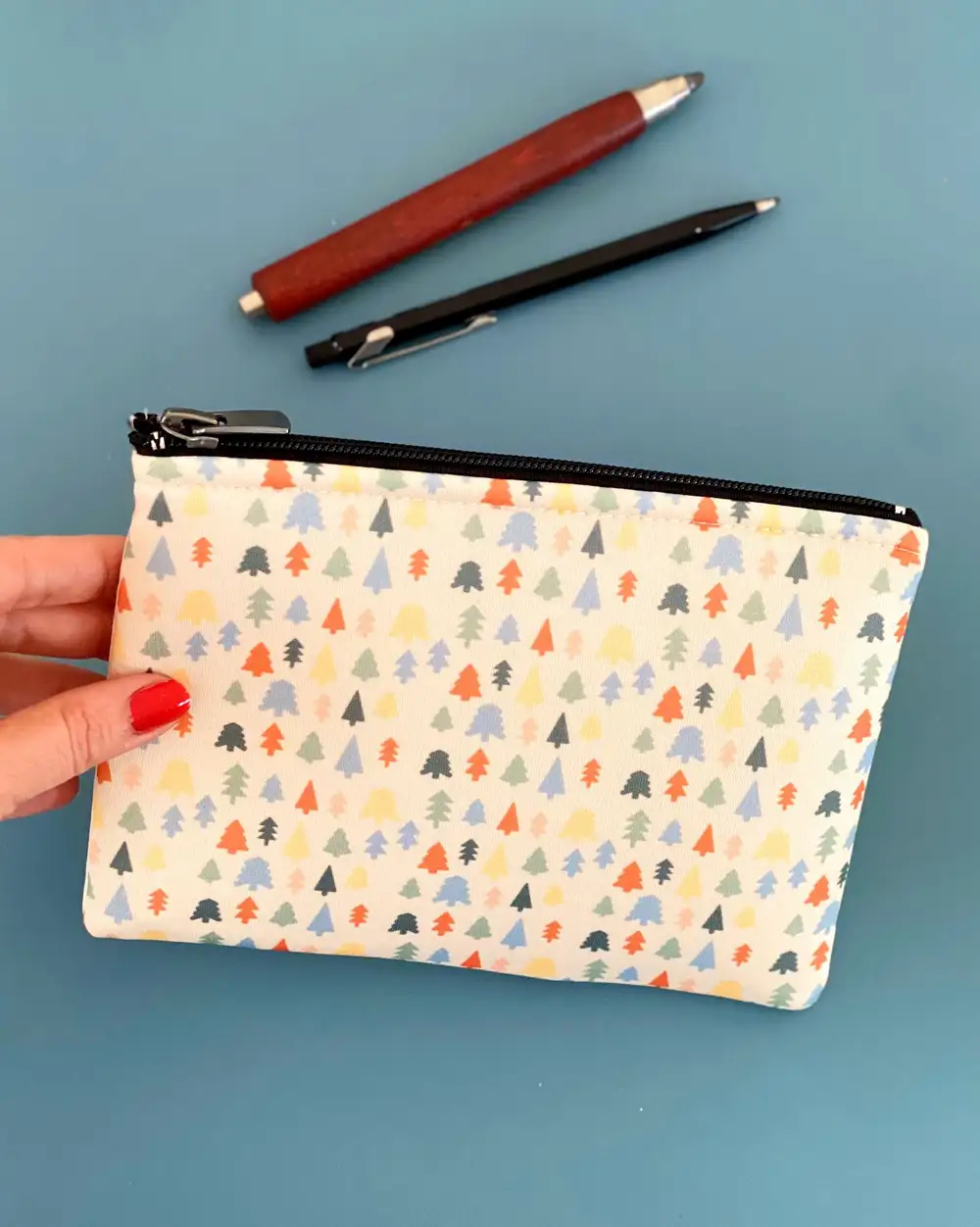 Rengarenk Çam Ağaçlı Clutch Kalemlik