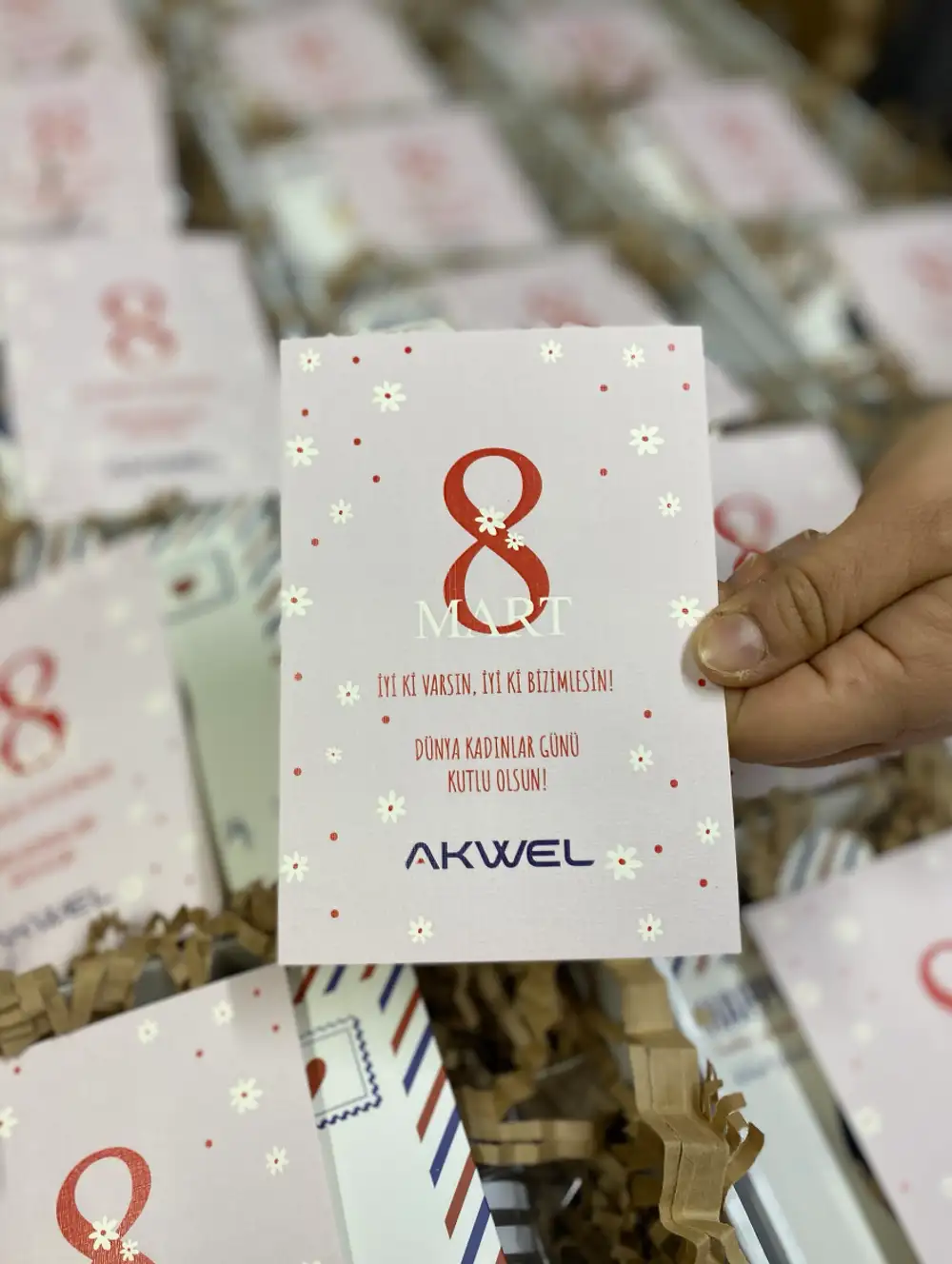 Akwell 8 Mart Kadınlar Günü Kurumsal Hediye Kutusu