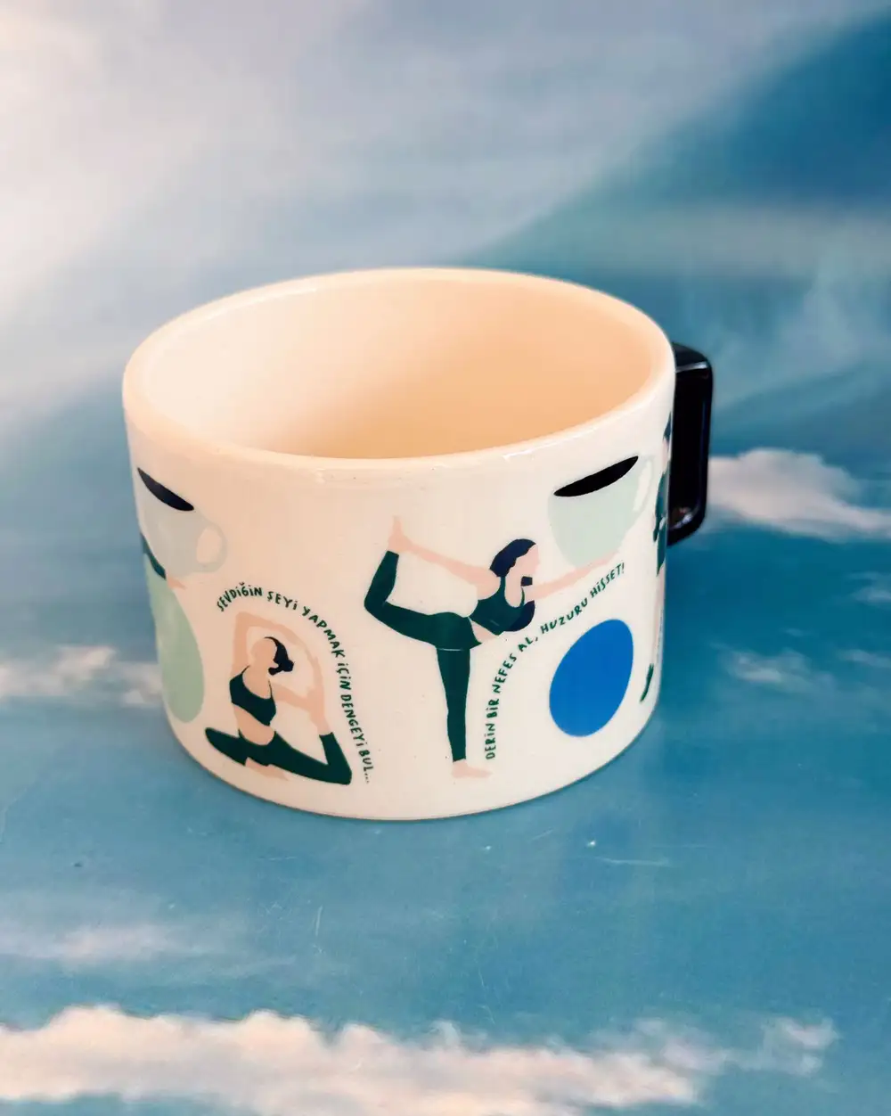 Yoga Yapan Kız Çizimli Kupa