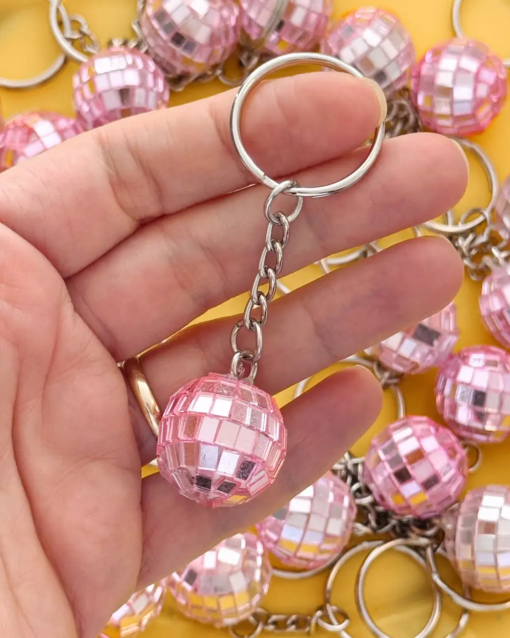 Pembe Disko Topu Anahtarlık