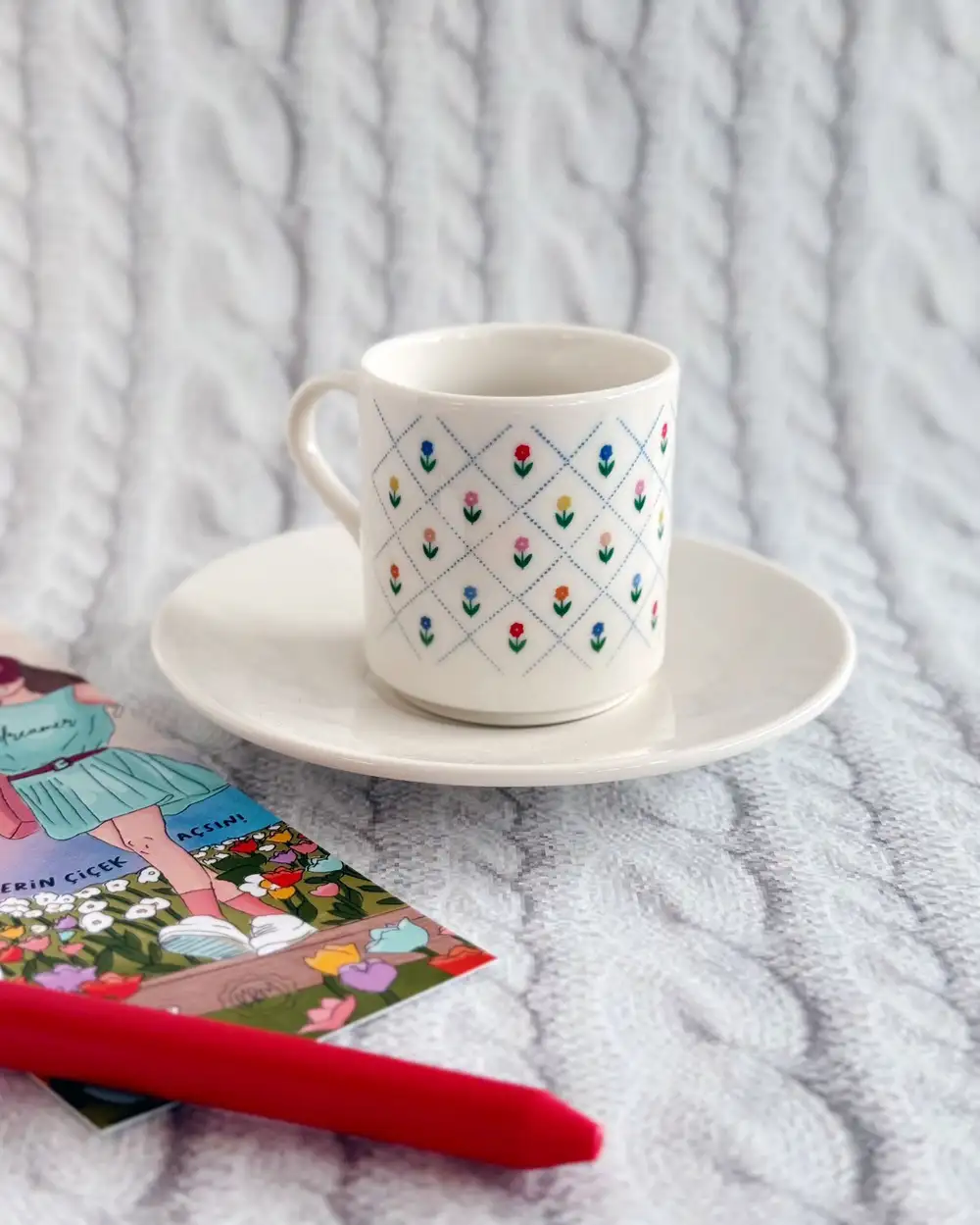 Rengarenk Çiçekli Türk Kahvesi Fincanı