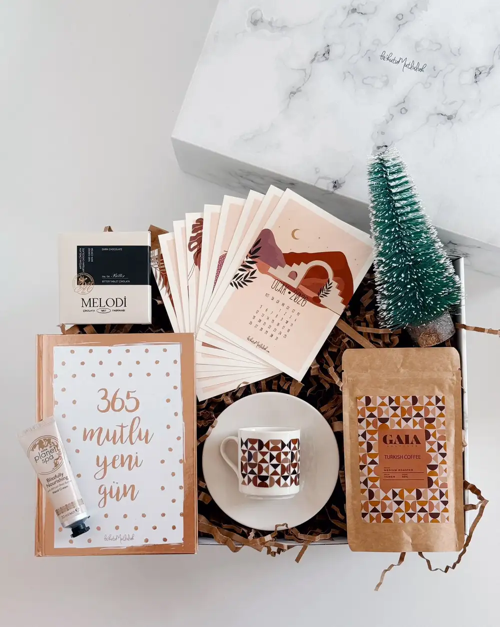 Kadına Takvimli Yılbaşı Hediye Kutusu