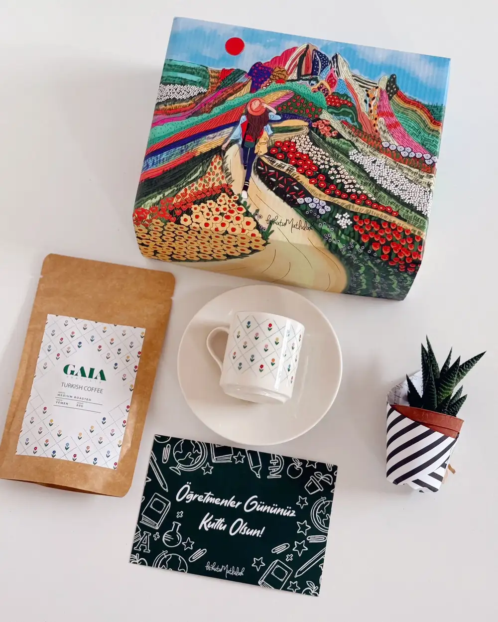 Öğretmene Çiçekli Hediye Kutusu