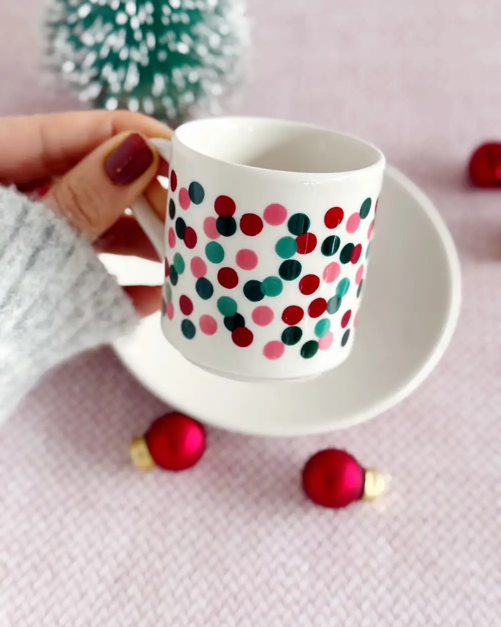 Konfeti Yılbaşı Türk Kahvesi Fincanı