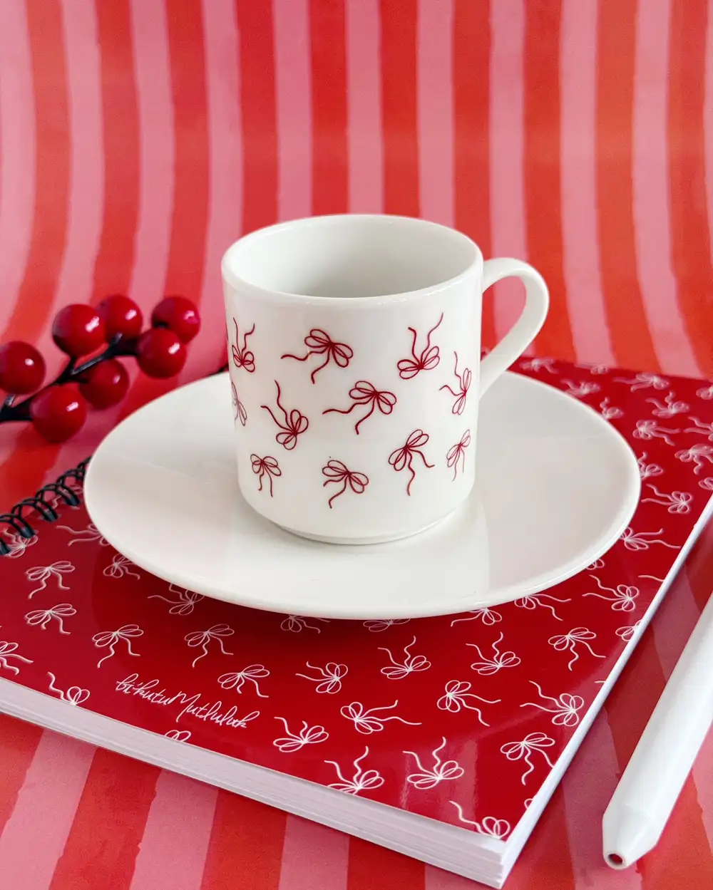 Fiyonklu Yılbaşı Türk Kahvesi Fincanı