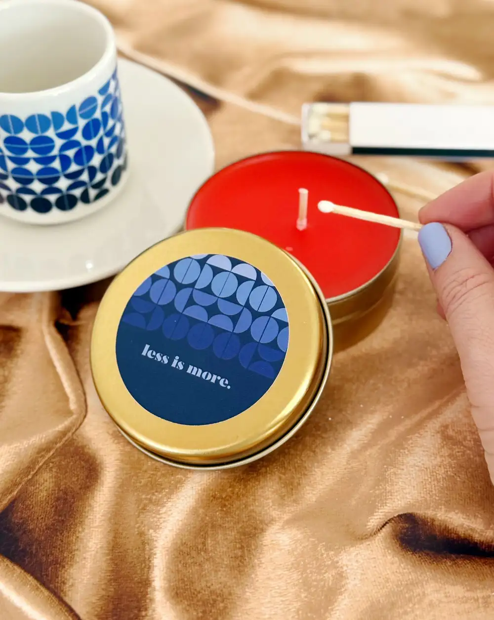 Less Is More Metal Kutuda Hediyelik Mum