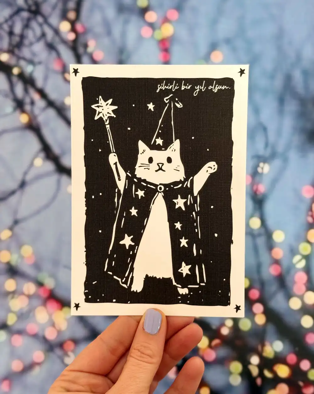 Kedili Sihirli Yeni Yıl Kartpostalı