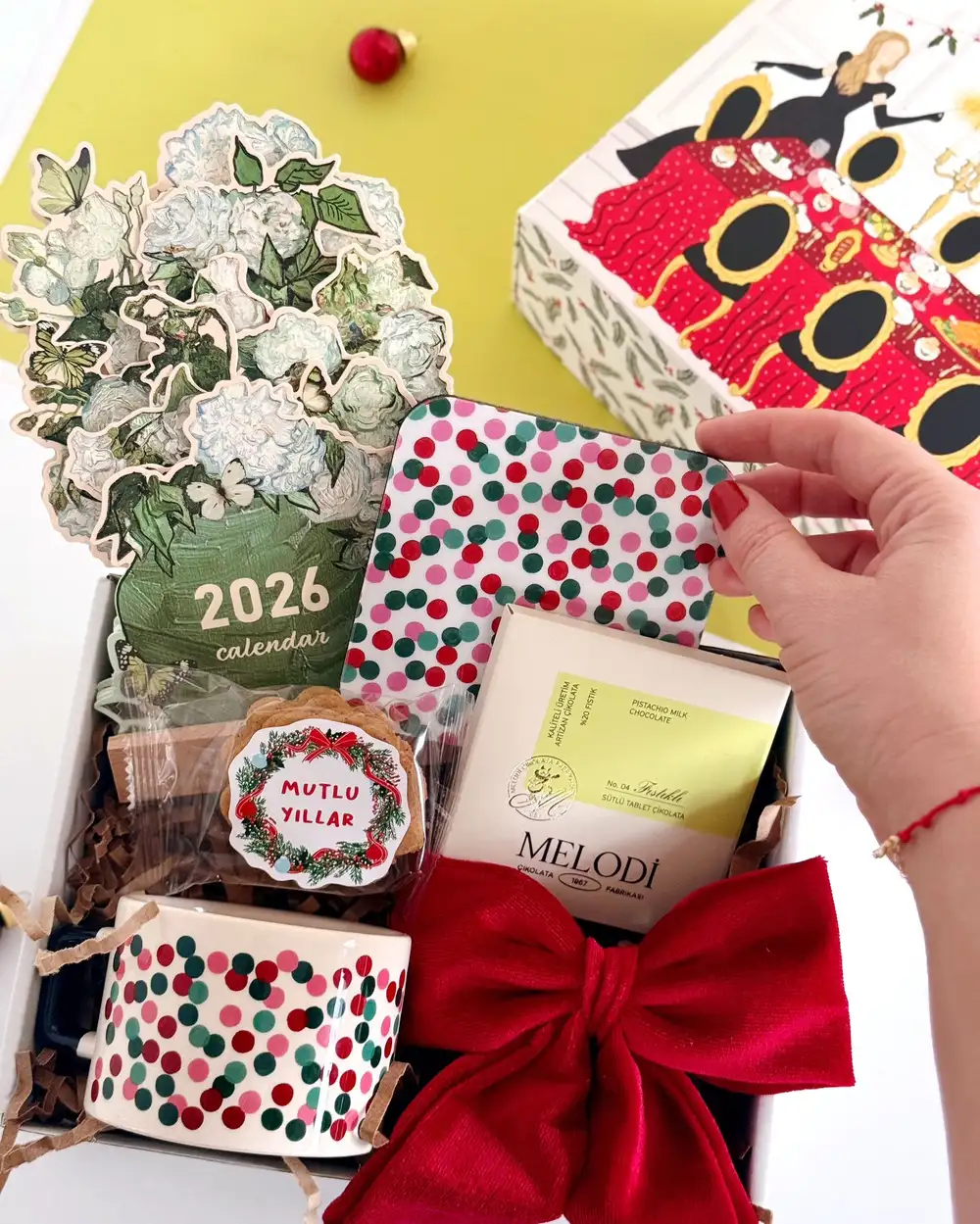 Işıltılı Kadına 2026 Takvimli Yılbaşı Hediye Kutusu