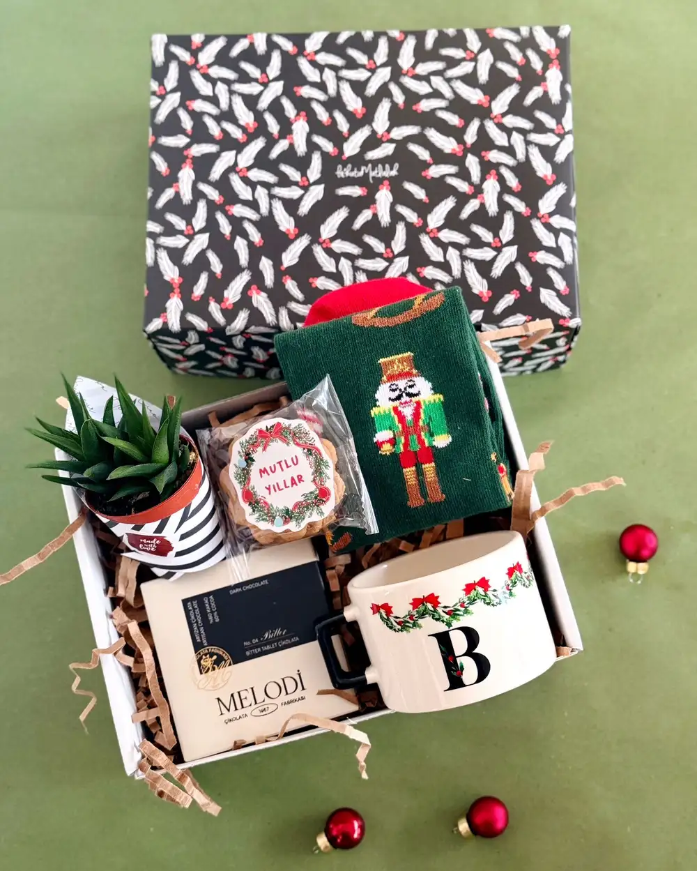 Baş Harfi Yılbaşı Hediye Kutusu