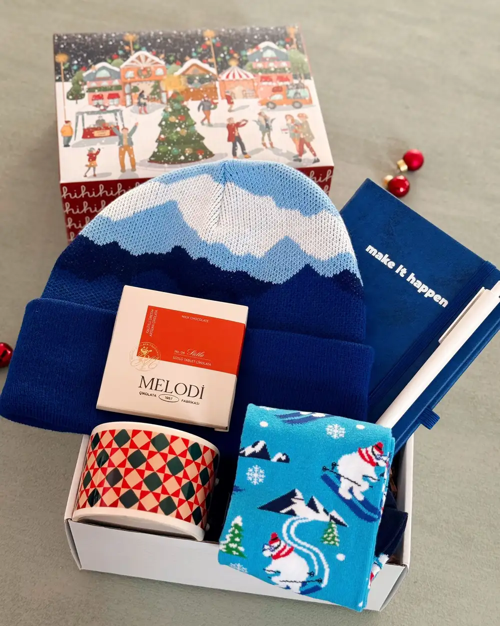 Erkeğe Şık Yılbaşı Hediye Kutusu