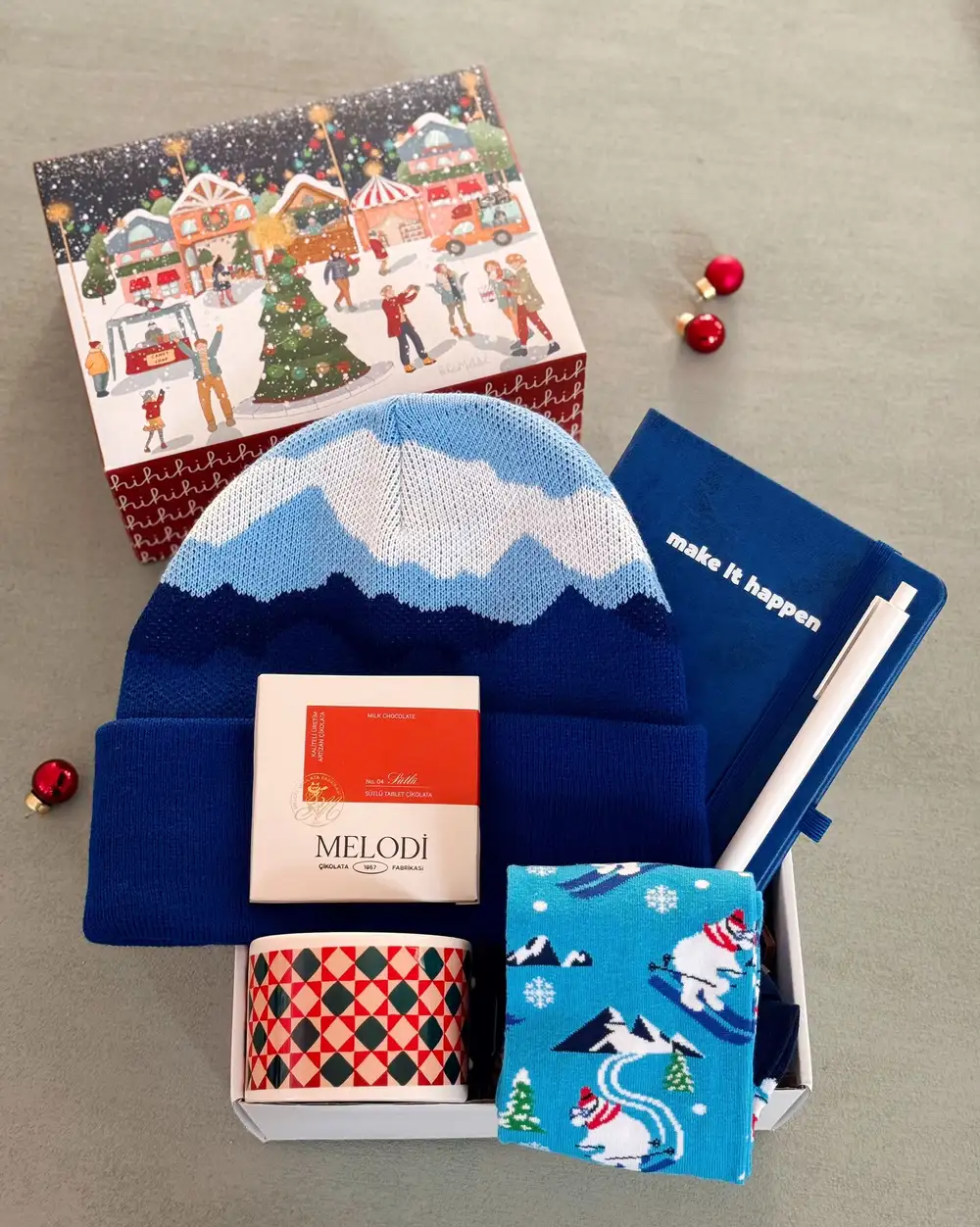 Erkeğe Şık Yılbaşı Hediye Kutusu