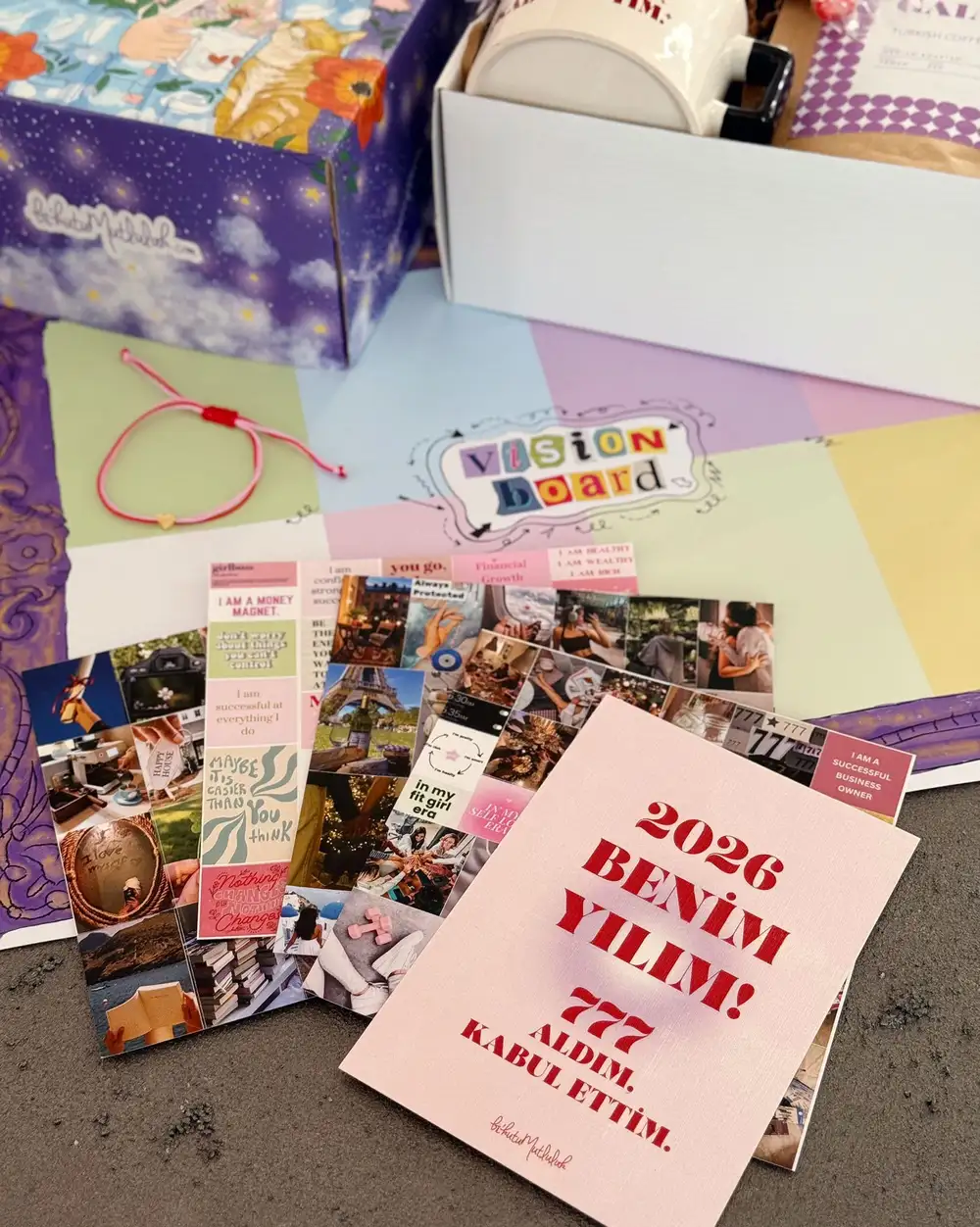 Vizyon Panolu Yılbaşı Hediye Kutusu