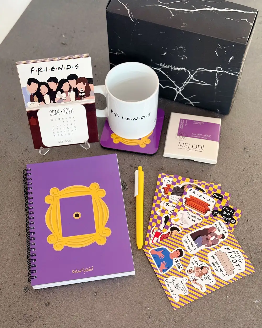 Friends Dizi Temalı Hediye Kutusu Seti