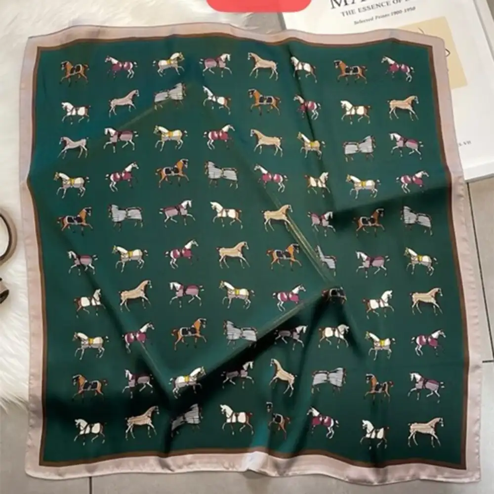 At Figürlü Saten Fular