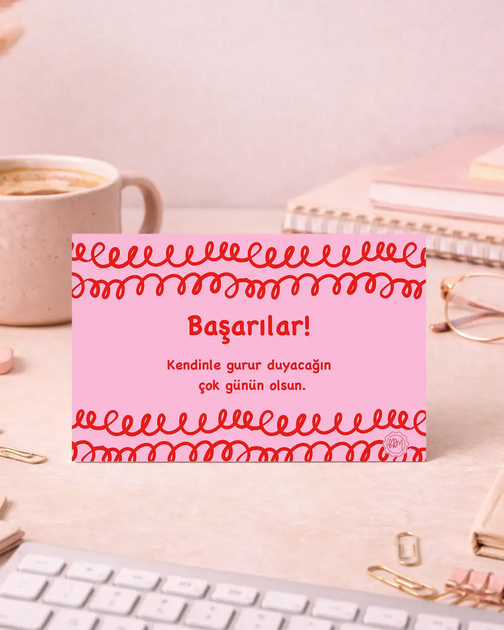 Chaos Coordinator Pembe Motto Kartı Kartpostal