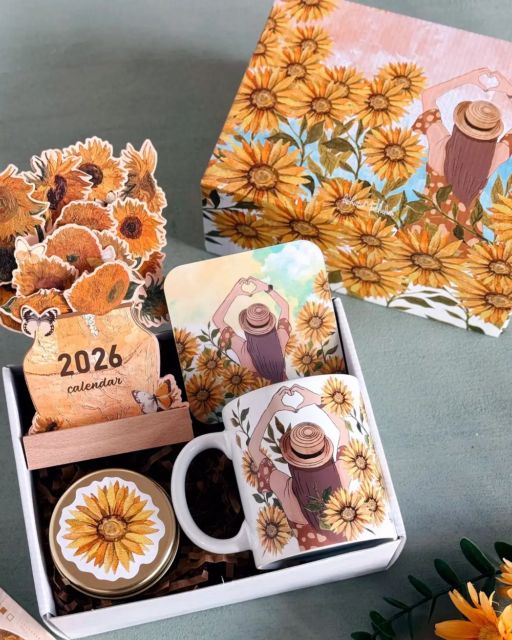 Sarı Ayçiçekli Kadın Hediyeleri Kutusu