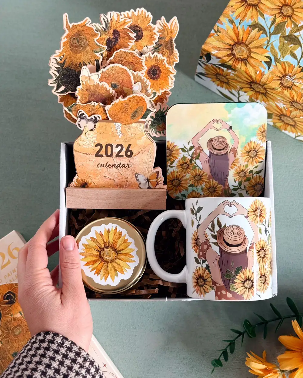 Sarı Ayçiçekli Kadın Hediyeleri Kutusu