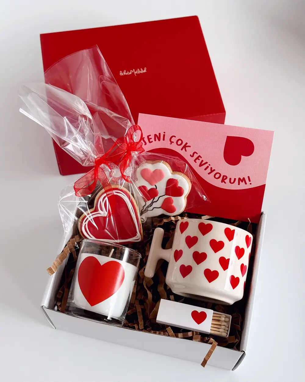 Kalpli Hediyeler Kutusu