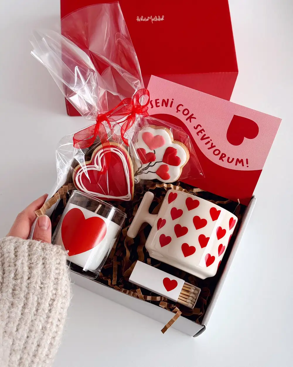 Kalpli Hediyeler Kutusu