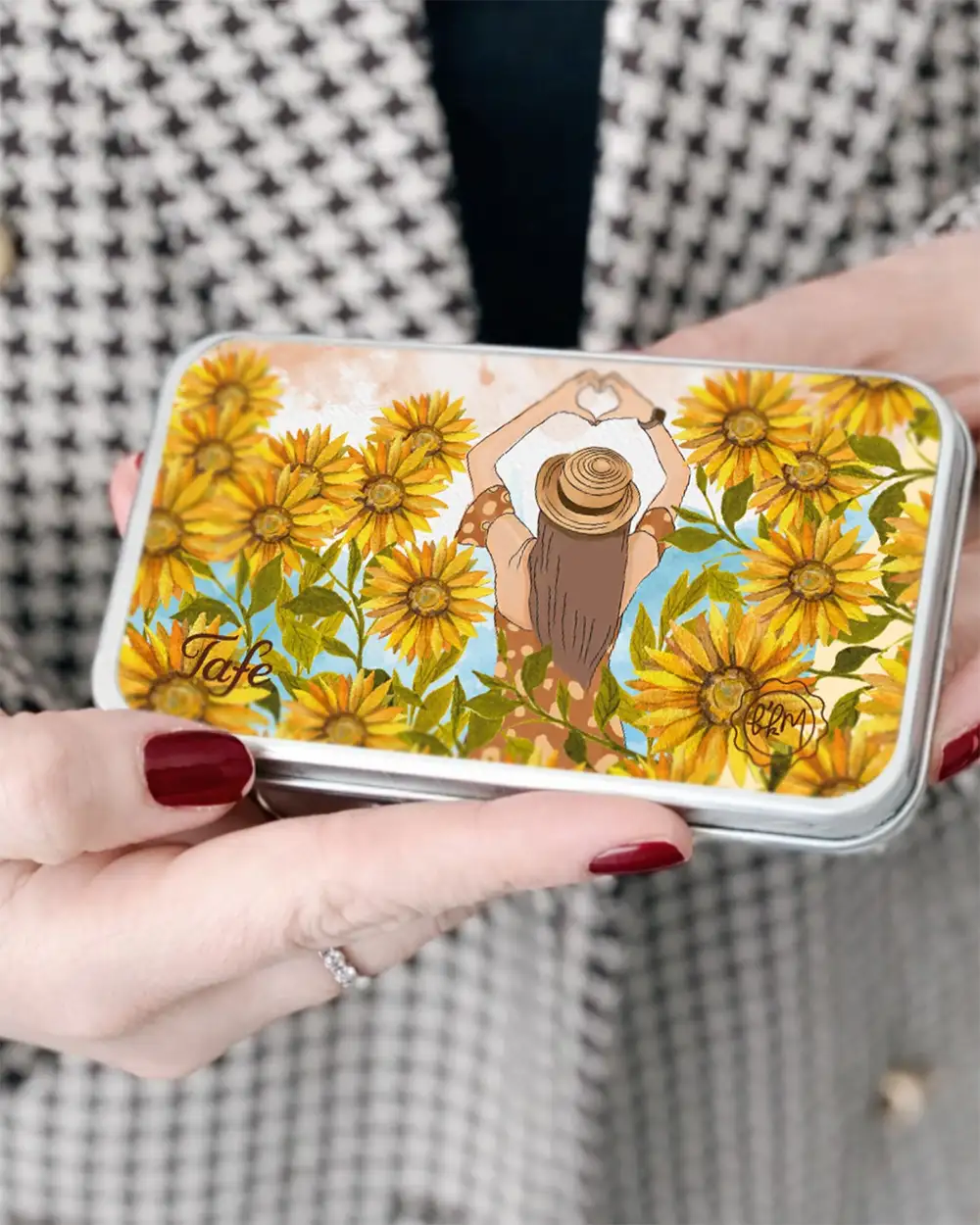 Tafe - Ayçiçeği Metal Kutulu Çikolata Kaplı Fıstıklı Lokum 110gr