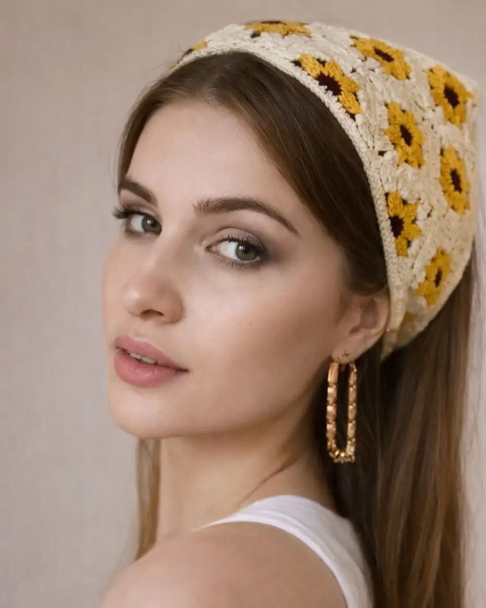 Sarı Ayçiçekli Örgü Üçgen Bandana