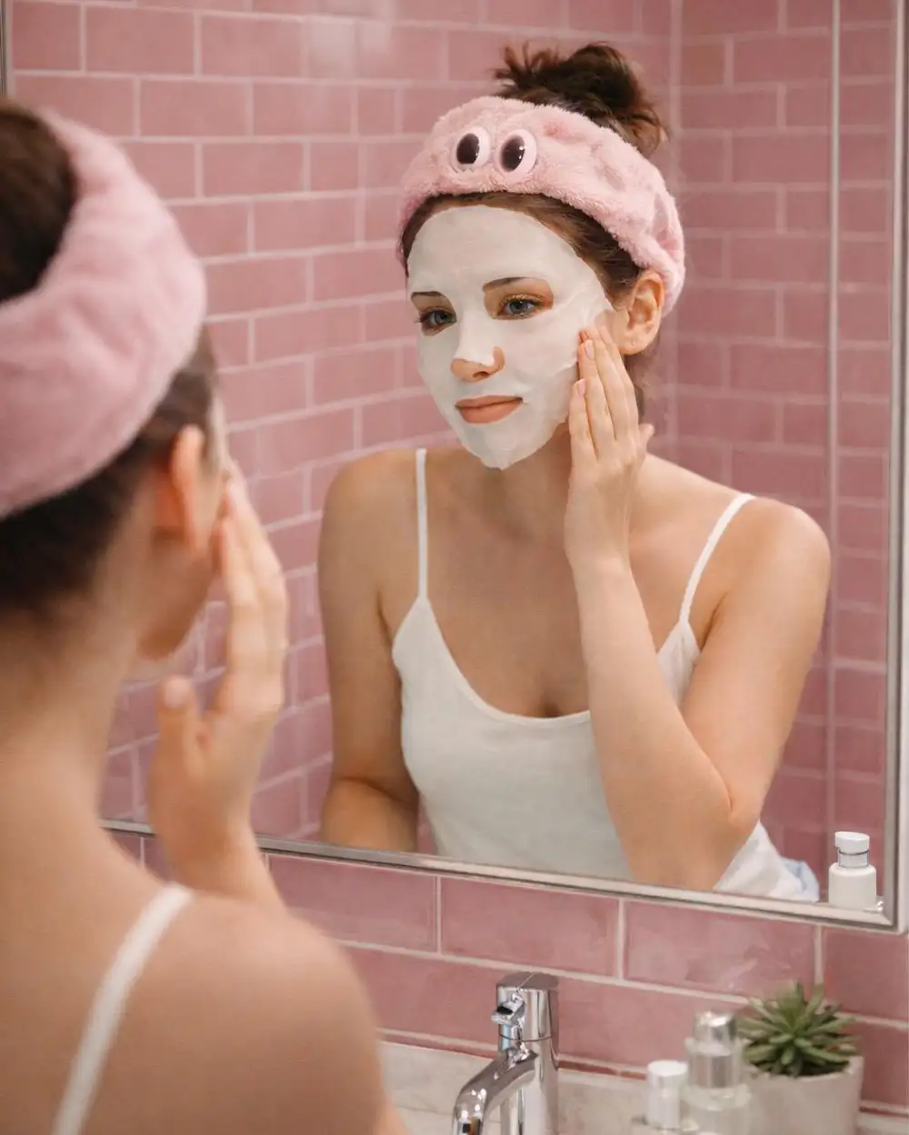 Üzeri Göz Figürlü Pofuduk Pembe Saç Bakım Bandı