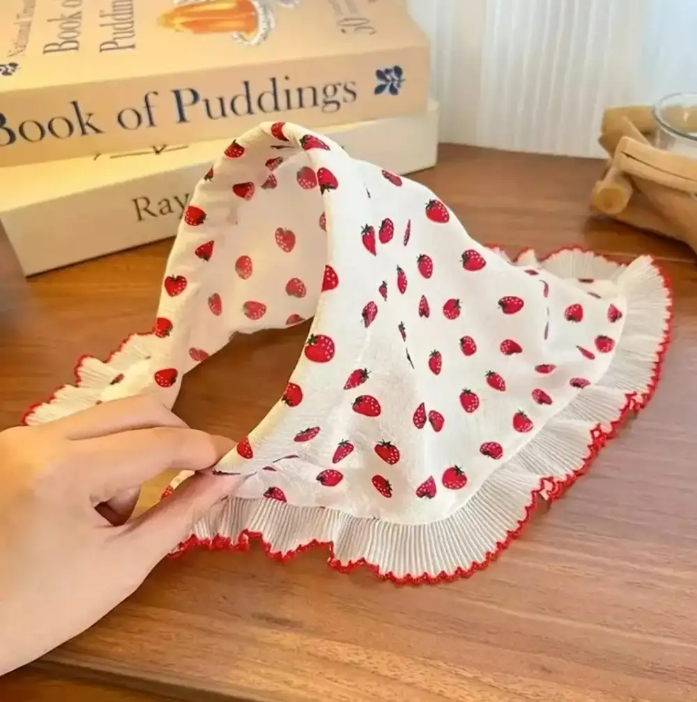 Çilek Desenli Fırfır Detaylı Bohem Taç Saç Bandı