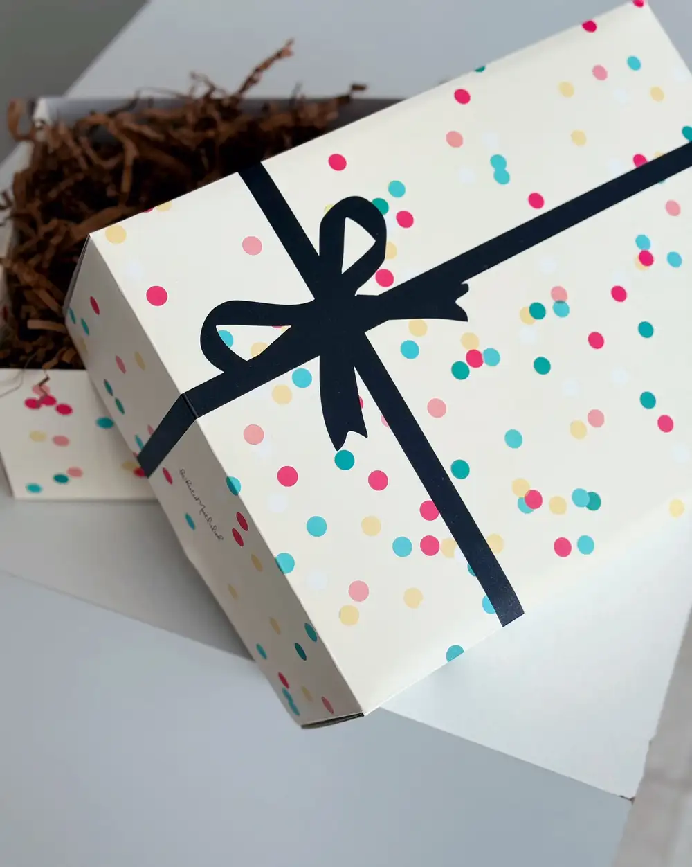 Collection Bikutumutluluk Büyük Konfeti Kurdeleli Hediye Paketi ( Boş Hediye Kutusu )