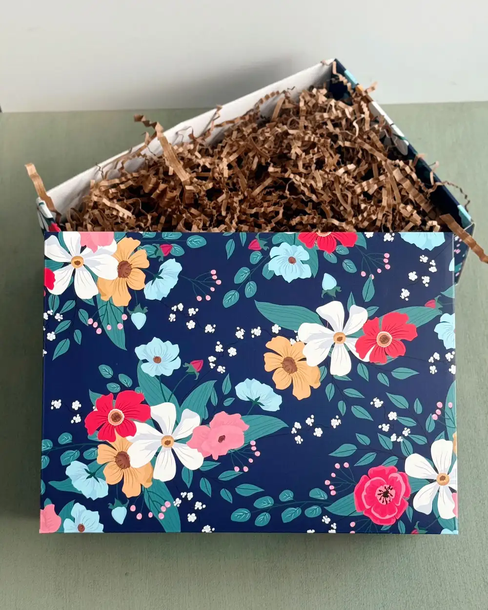 Collection Bikutumutluluk Lacivert Çiçekli Hediye Kutusu ( Boş Hediye Kutusu )