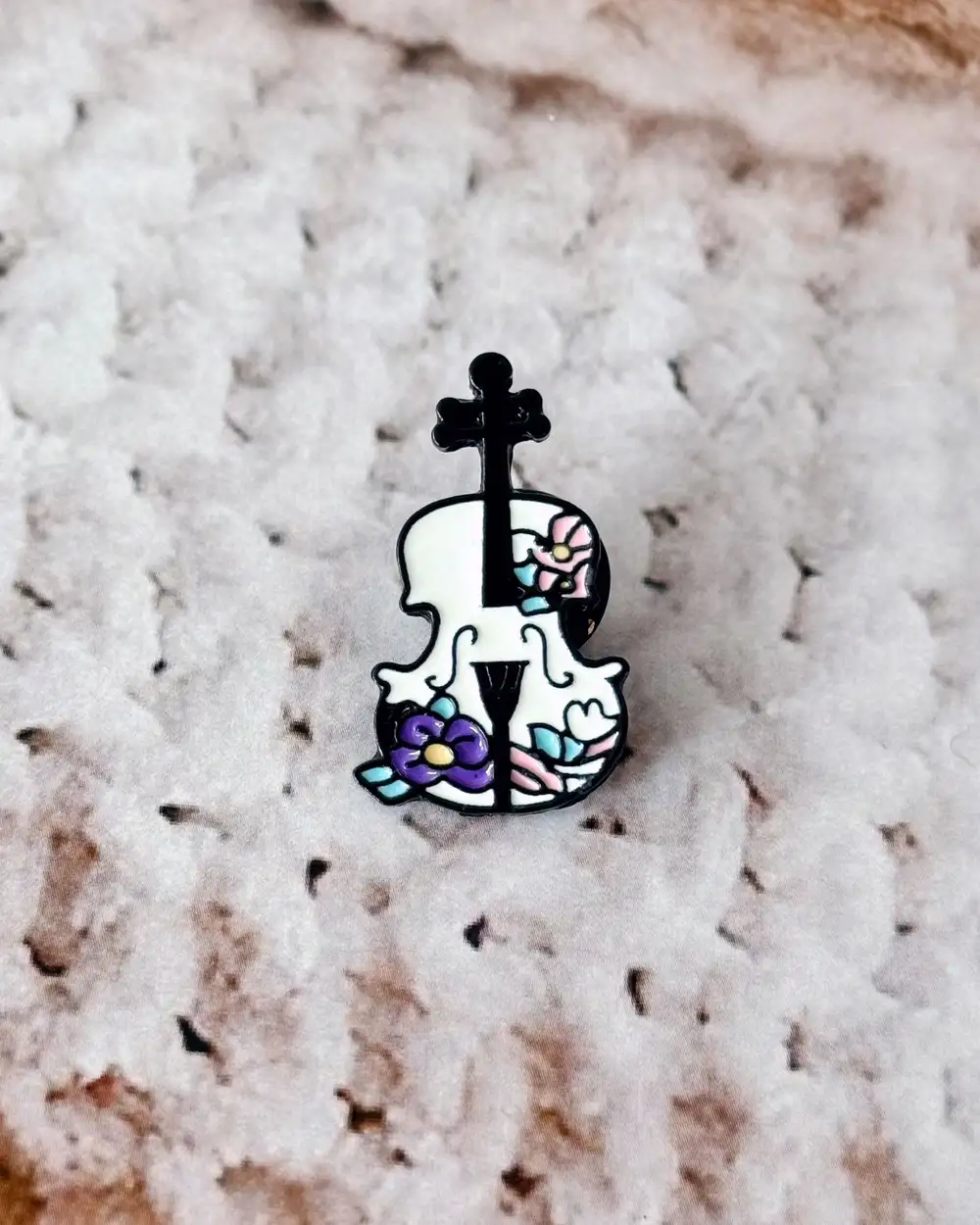 Çiçekli Keman Rozet