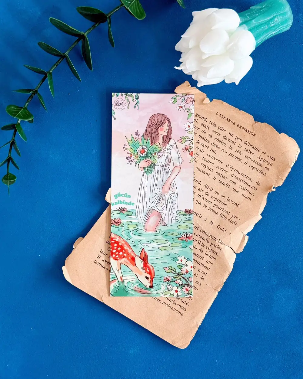 Zarif Kız Çizimli Kalpten Kitap Ayracı