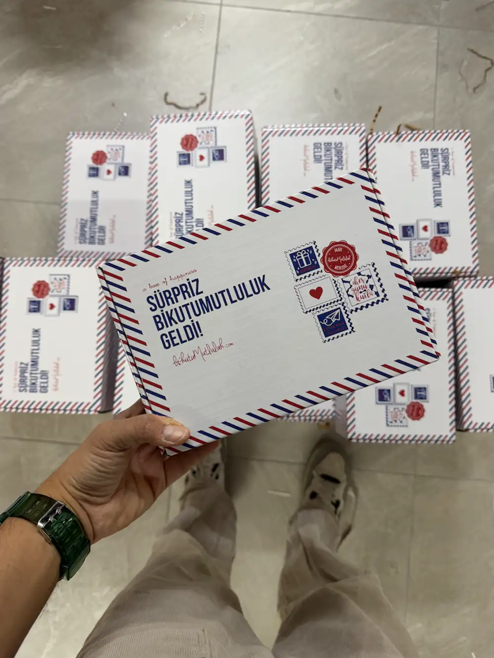 Bikutumutluluk Hediyelik Orta Boy Kargo Kutusu