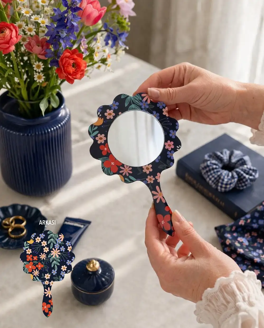 Lacivert Çiçekli El Aynası