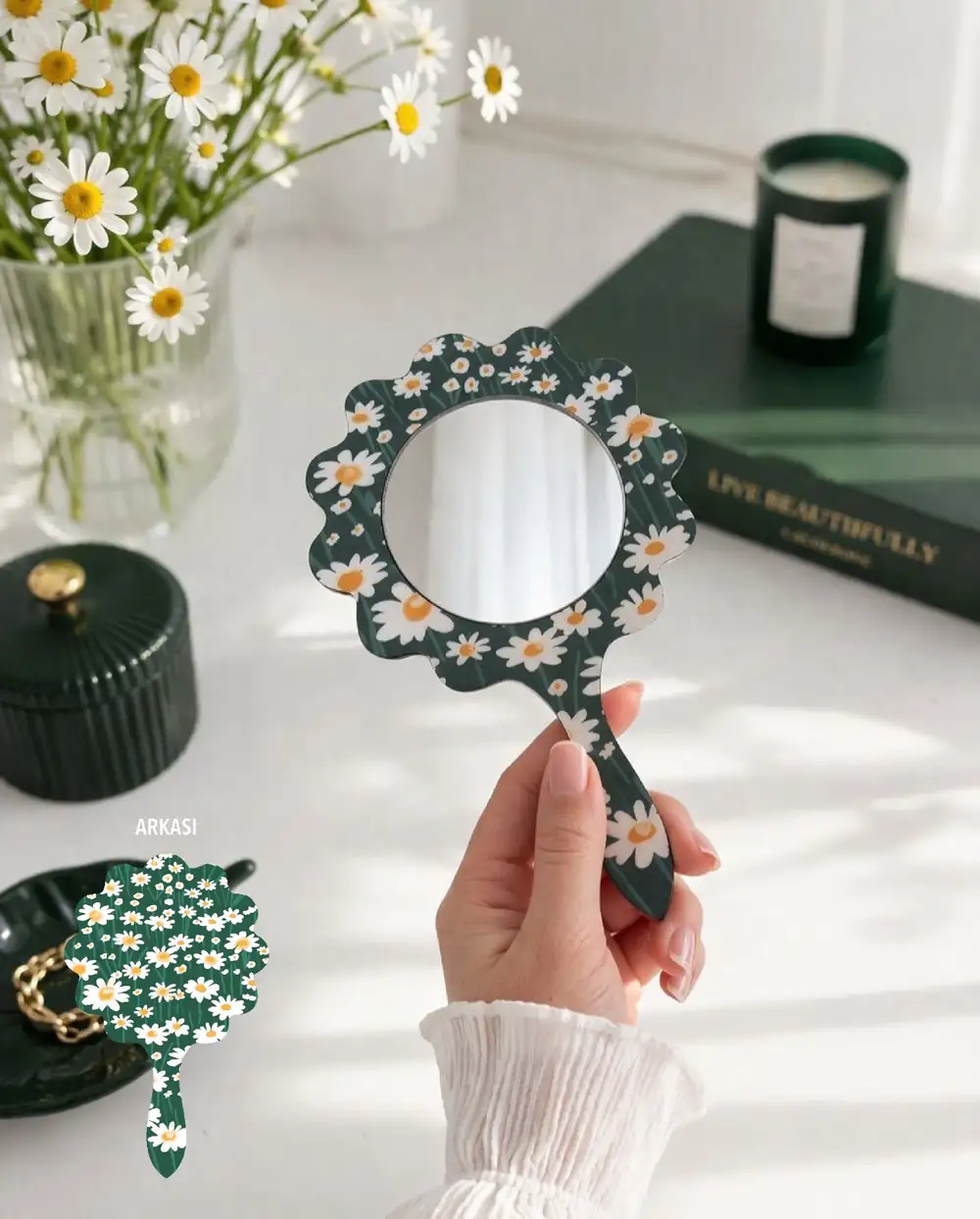 Papatyalı El Aynası