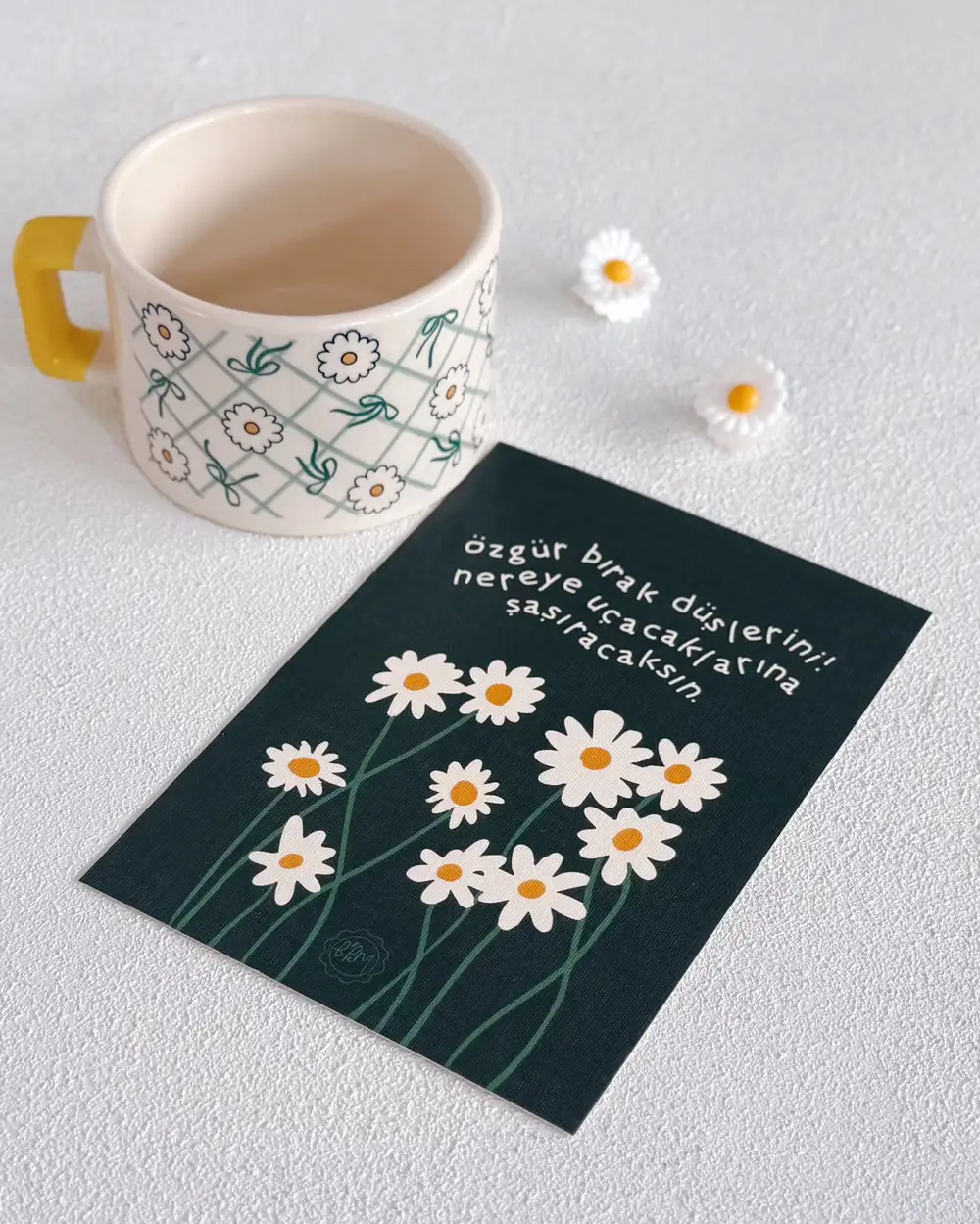 Özgür Bırak Düşlerini Papatyalı Motto Kartı Kartpostal