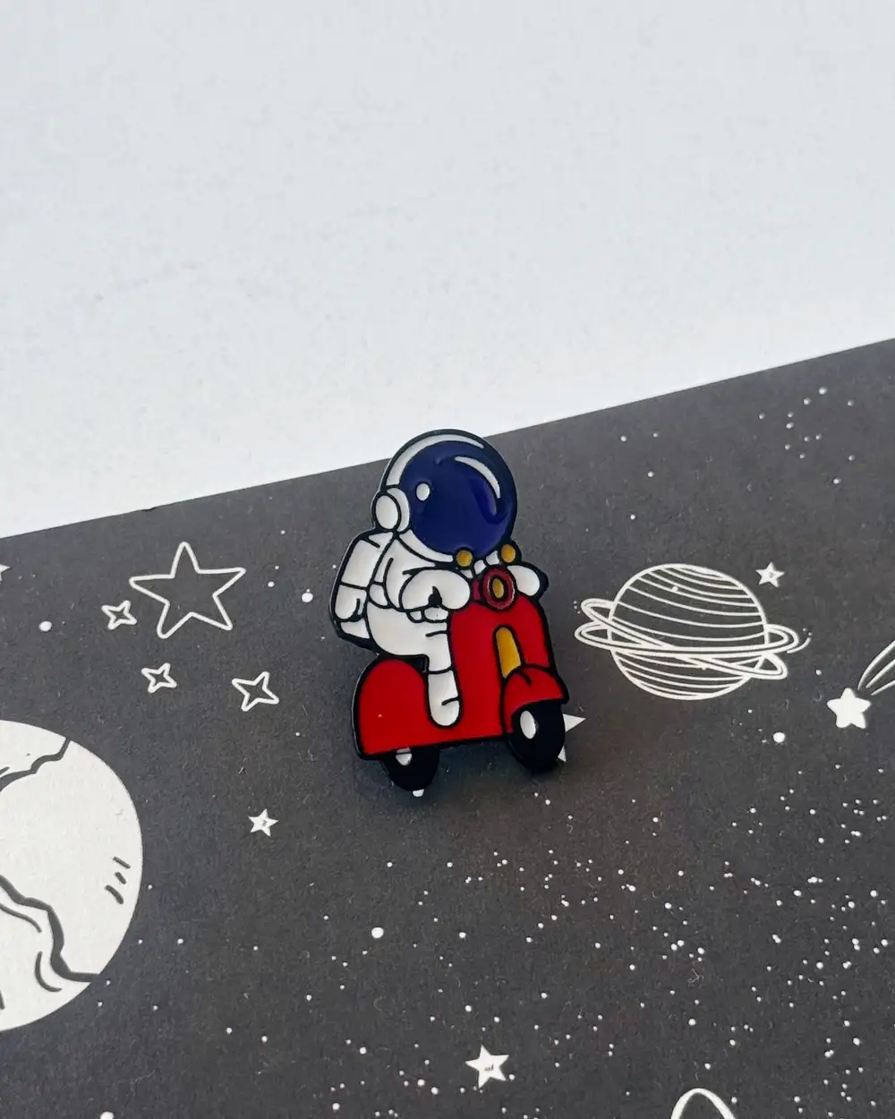Vespalı Astronot Rozet