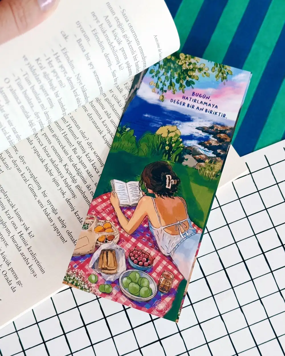 Daydream Mood Kız Çizimli Kitap Ayracı