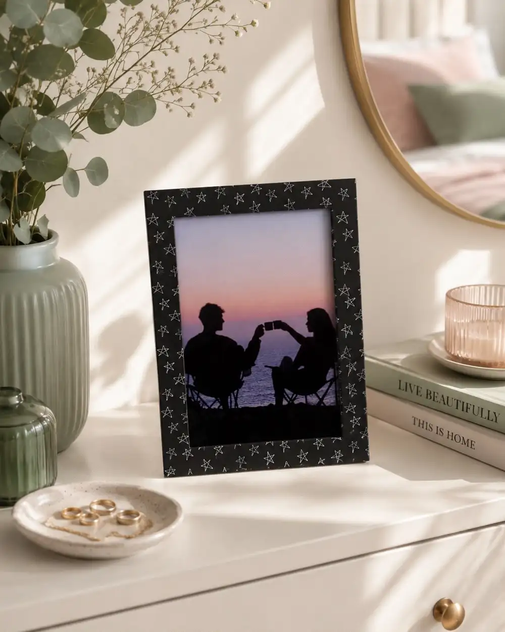 Yıldızlı Renkli Dekoratif Çerçeve Ve Kişiye Özel Fotoğraf Baskısı